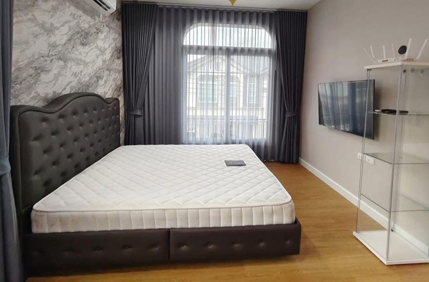 House with Private Pool in Bangnatrad 